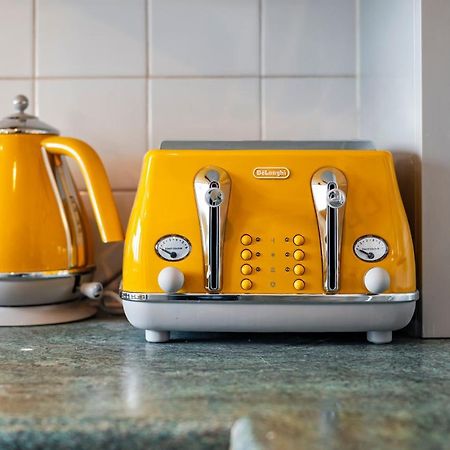 Lovely 4 Bedroom Flat In Wandsworth- Лондон Экстерьер фото