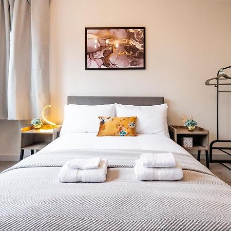 Lovely 4 Bedroom Flat In Wandsworth- Лондон Экстерьер фото
