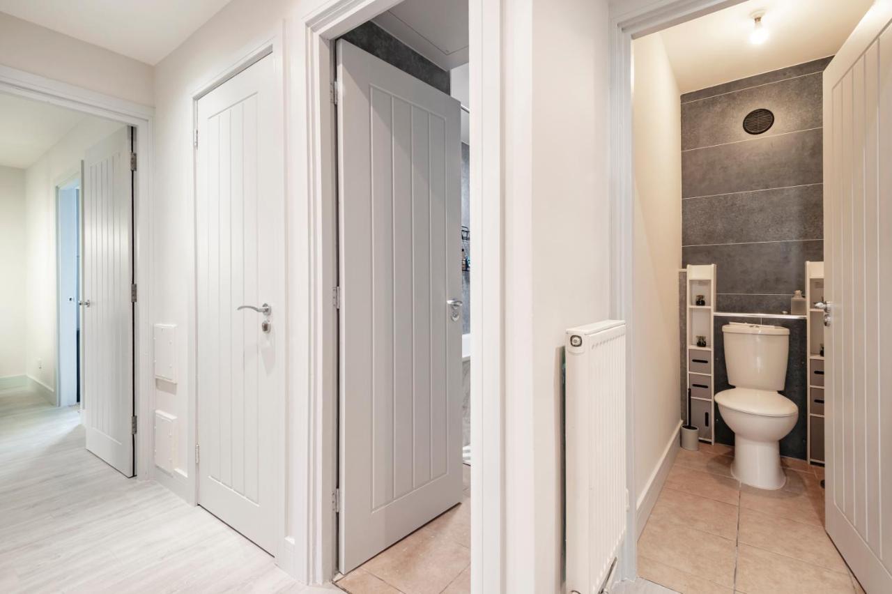 Lovely 4 Bedroom Flat In Wandsworth- Лондон Экстерьер фото
