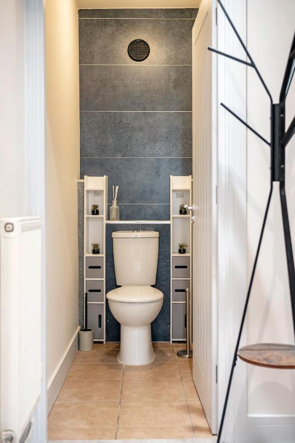 Lovely 4 Bedroom Flat In Wandsworth- Лондон Экстерьер фото