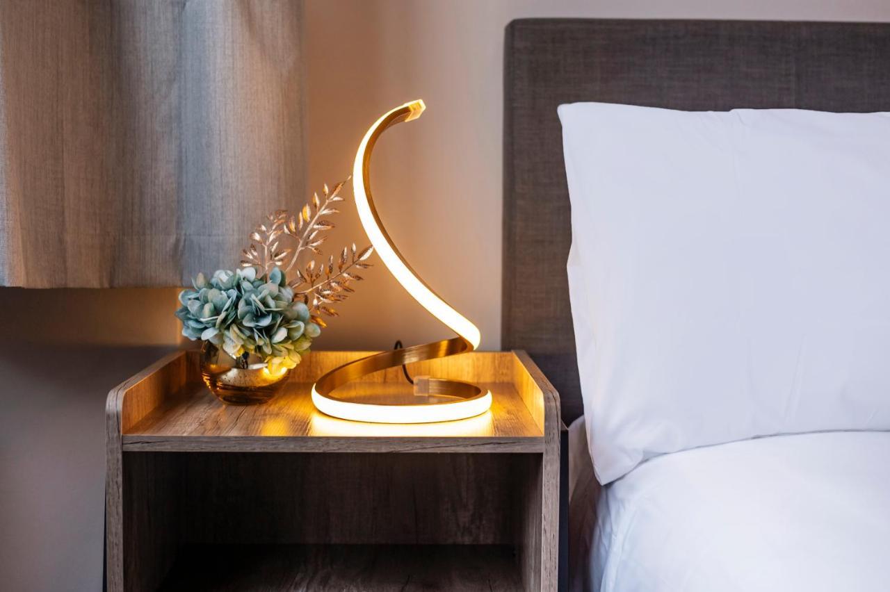 Lovely 4 Bedroom Flat In Wandsworth- Лондон Экстерьер фото